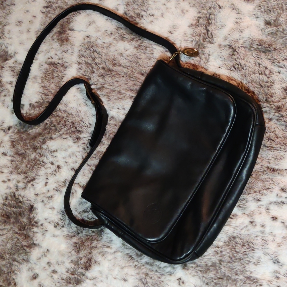 Stone Mountain Black Leather Crossbody